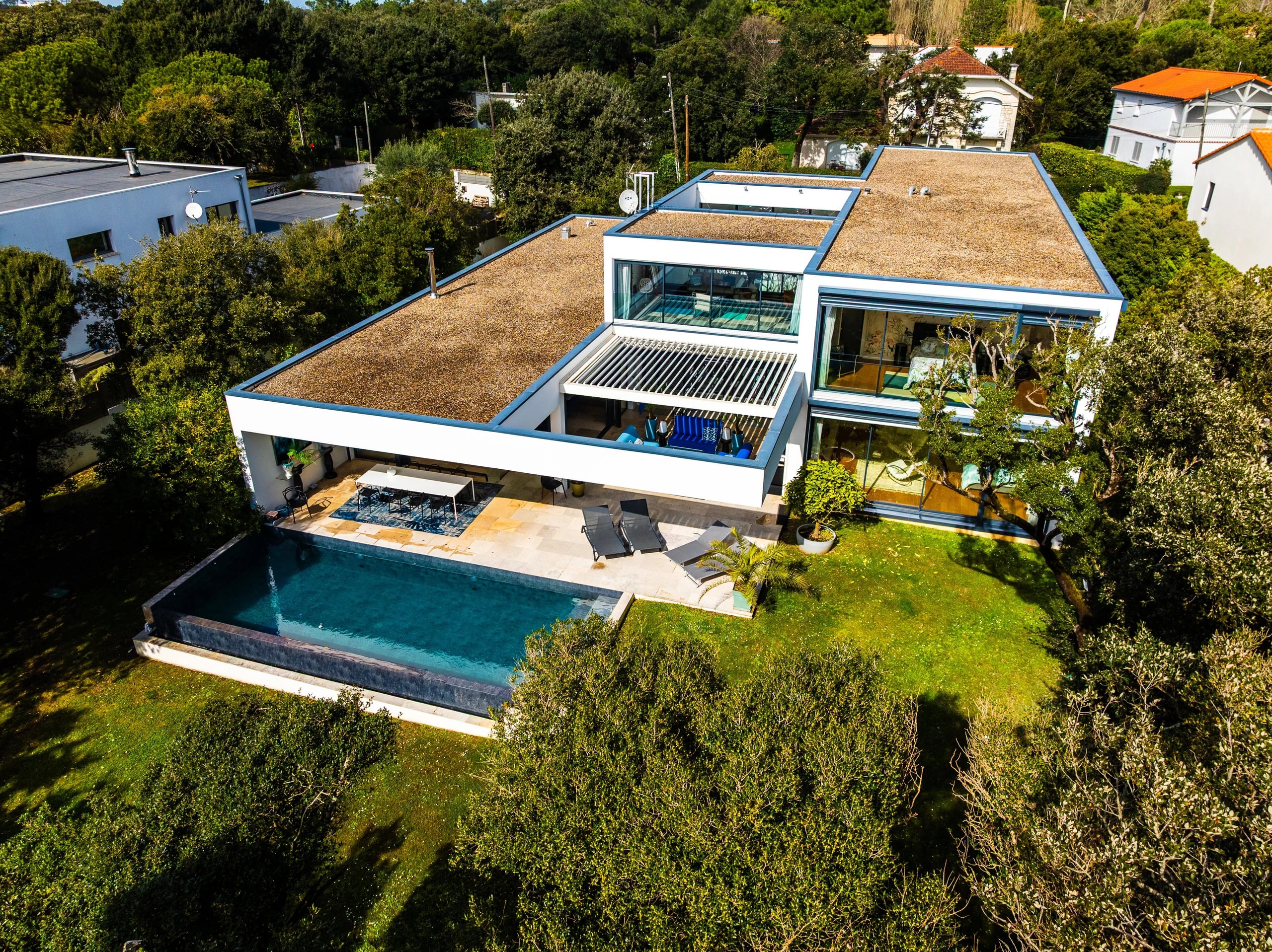 DOMAINE DES FÉES / VAUX SUR MER - PROPRIÉTÉ CONTEMPORAINE D’EXCEPTION